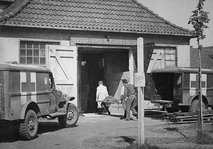 Ambulanzieri a Bergen Belsen